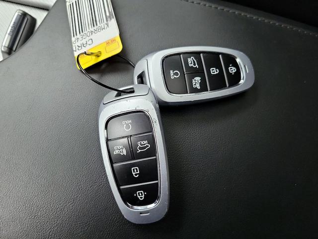 Photo of 2023 Silver Hyundai PALISADE