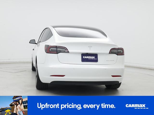 Photo of 2021 White Tesla Model 3