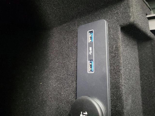 Photo of 2019 White Jaguar F-PACE