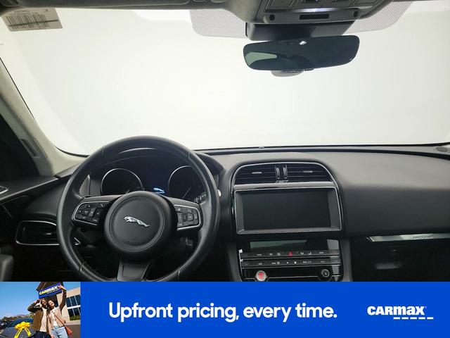 Photo of 2019 White Jaguar F-PACE