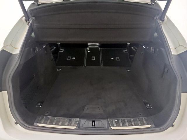Photo of 2019 White Jaguar F-PACE