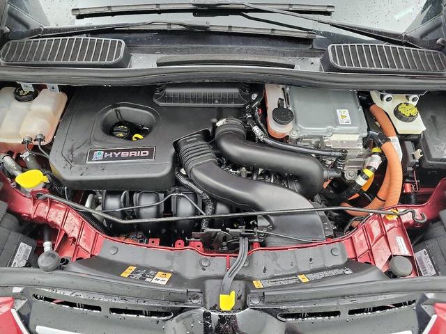 Photo of 2016 Red Ford C-Max Hybrid