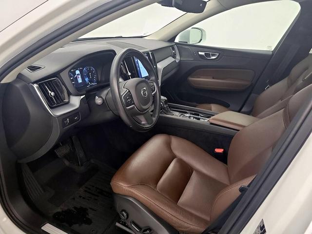 Photo of 2020 White Volvo XC60