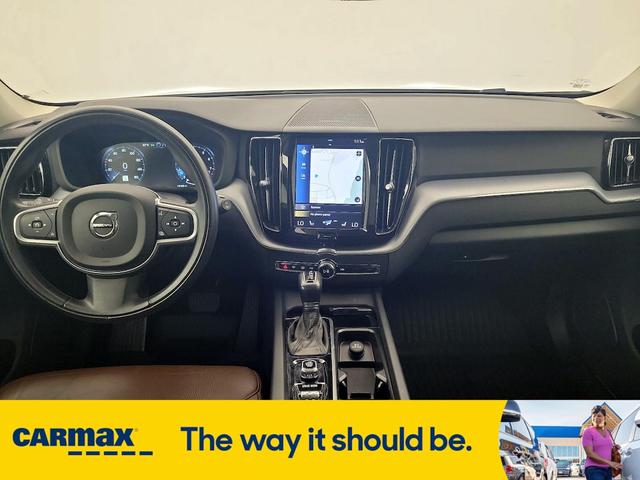 Photo of 2020 White Volvo XC60