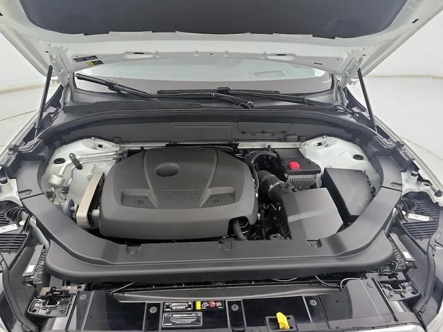 Photo of 2020 White Volvo XC60