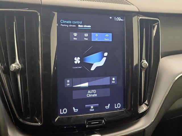 Photo of 2020 White Volvo XC60