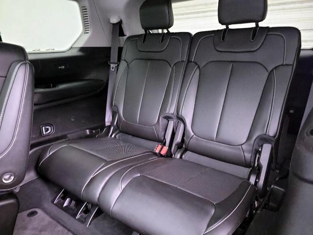 Photo of 2022 Green Jeep Grand Cherokee L