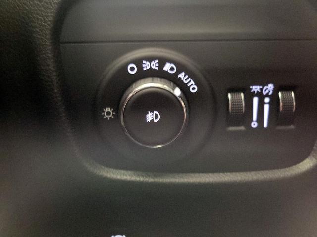 Photo of 2022 Green Jeep Grand Cherokee L