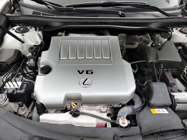 Photo of 2017 White Lexus ES 350