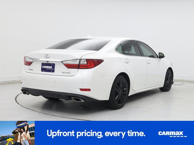 Photo of 2017 White Lexus ES 350