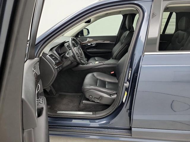 Photo of 2019 Blue Volvo XC90