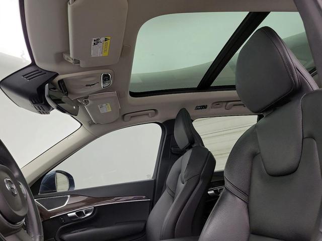 Photo of 2019 Blue Volvo XC90
