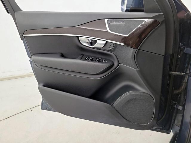 Photo of 2019 Blue Volvo XC90