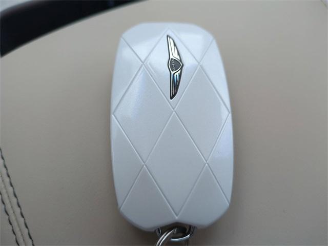 Photo of 2026 Uyuni White Genesis GV70