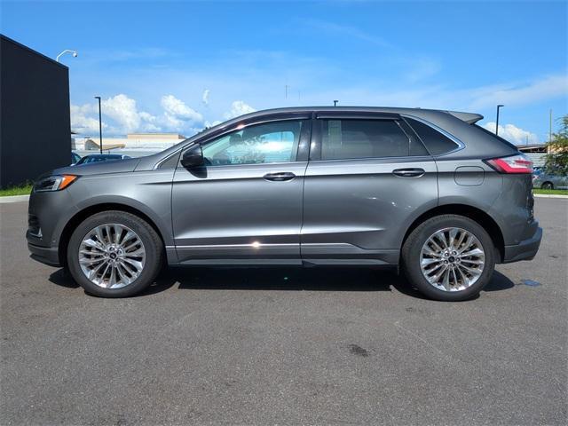 Photo of 2024 Carbonized Gray Metallic Ford Edge