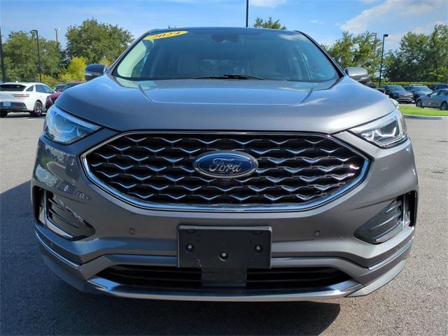 Photo of 2024 Carbonized Gray Metallic Ford Edge