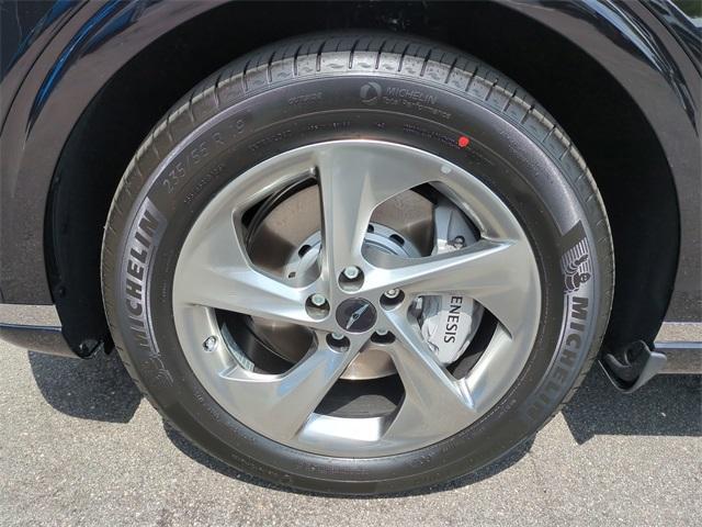 Photo of 2026 Vik Black Genesis GV70