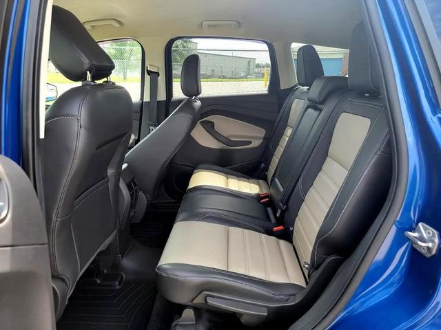 Photo of 2019 Lightning Blue Metallic Ford Escape