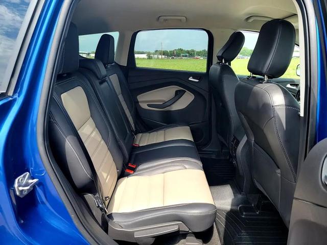 Photo of 2019 Lightning Blue Metallic Ford Escape