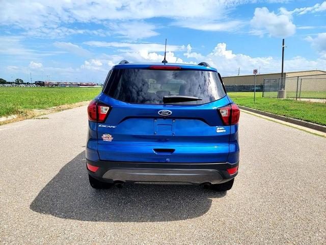 Photo of 2019 Lightning Blue Metallic Ford Escape