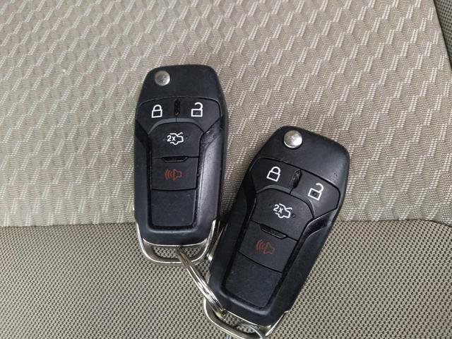 Photo of 2021 Agate Black Metallic Ford Explorer