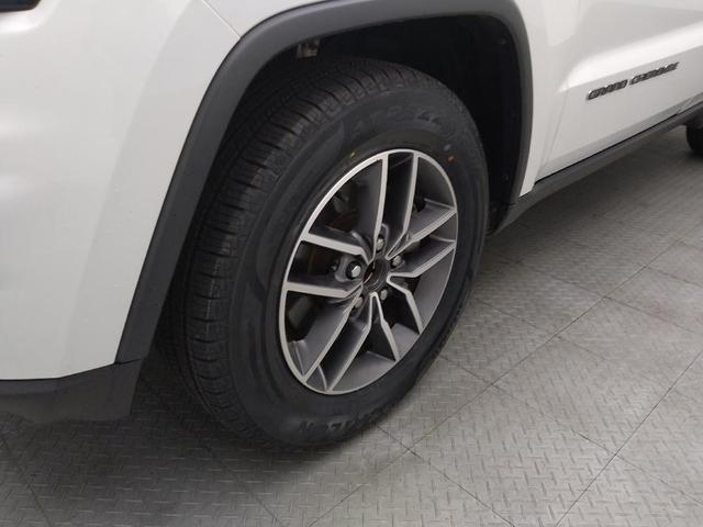 Photo of 2021 Bright White Clearcoat Jeep Grand Cherokee