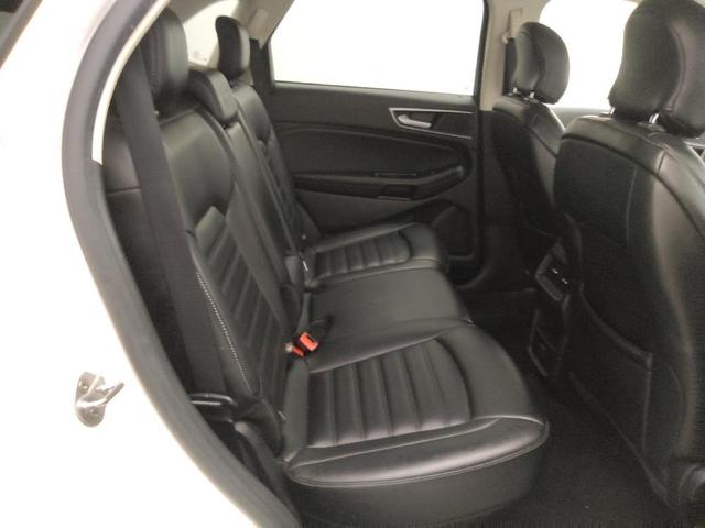 Photo of 2019 White Ford Edge