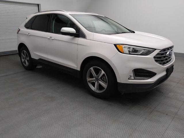 Photo of 2019 White Ford Edge