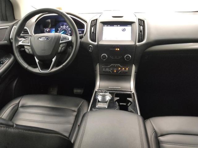 Photo of 2019 White Ford Edge