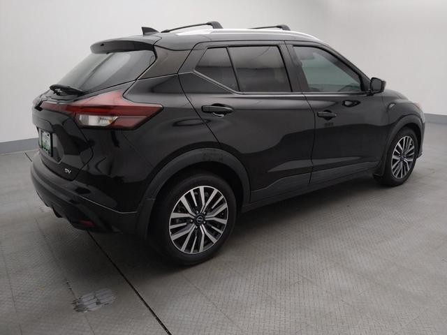 Photo of 2022 Super Black Nissan Kicks
