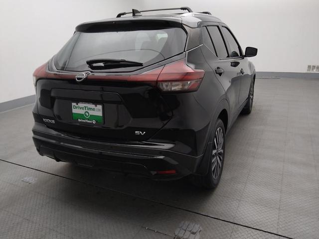Photo of 2022 Super Black Nissan Kicks