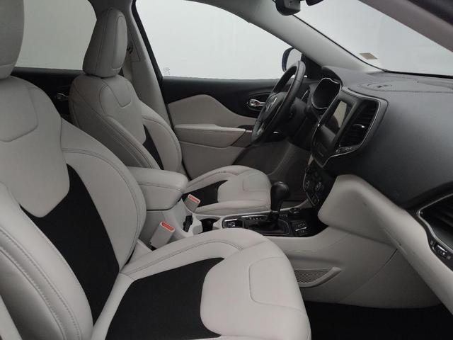 Photo of 2020 Red Jeep Cherokee
