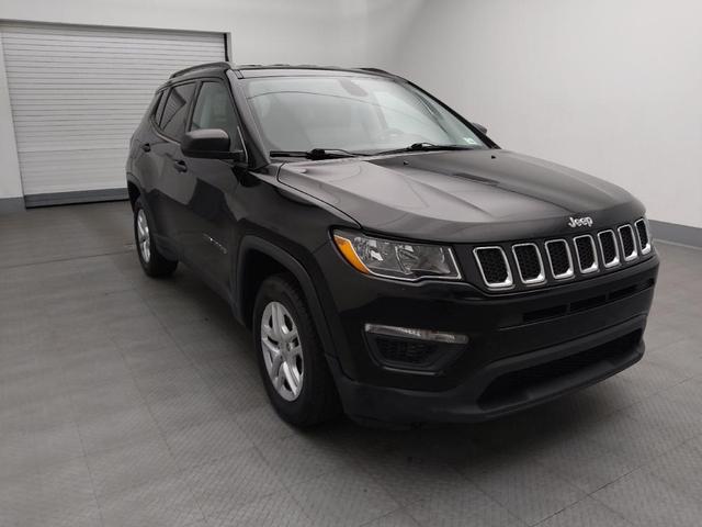Photo of 2018 Diamond Black Crystal Pearlcoat Jeep Compass