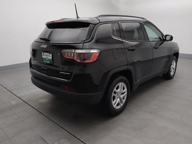 Photo of 2018 Diamond Black Crystal Pearlcoat Jeep Compass