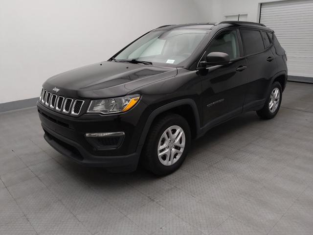 Photo of 2018 Diamond Black Crystal Pearlcoat Jeep Compass
