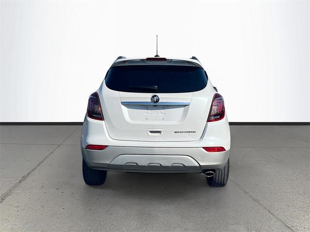 Photo of 2019 White Frost Tricoat Buick Encore