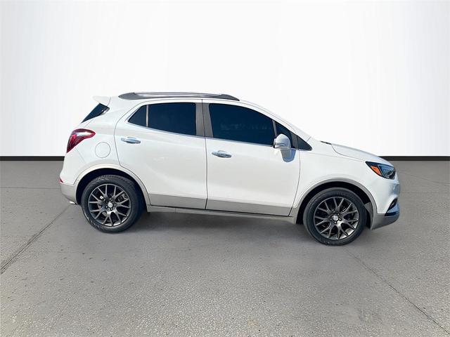 Photo of 2019 White Frost Tricoat Buick Encore