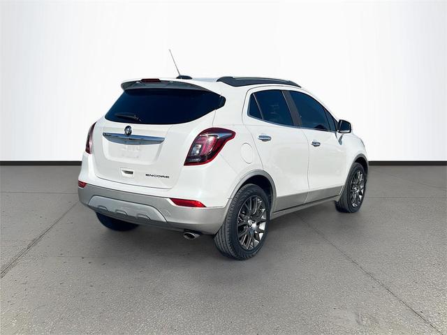 Photo of 2019 White Frost Tricoat Buick Encore