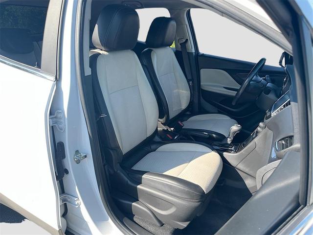 Photo of 2019 White Frost Tricoat Buick Encore