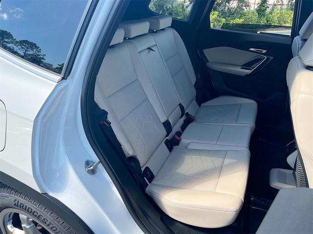 Photo of 2023 Alpine White BMW X1