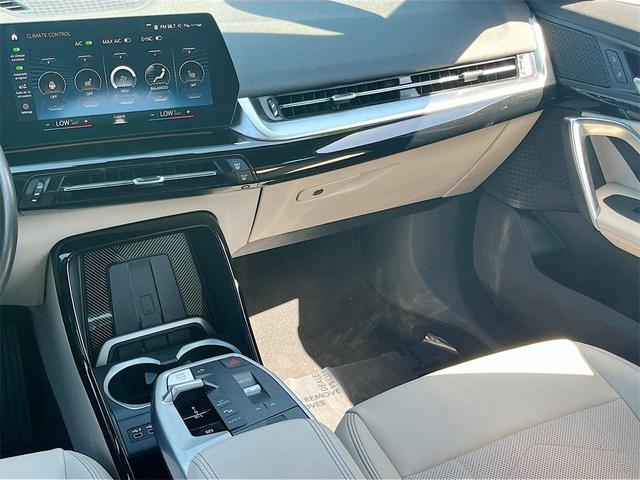 Photo of 2023 Alpine White BMW X1