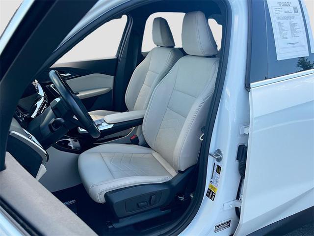Photo of 2023 Alpine White BMW X1
