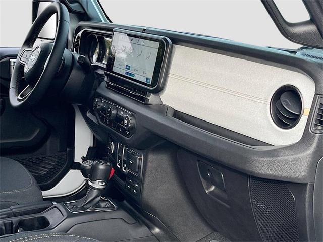 Photo of 2024 Bright White Clearcoat Jeep Wrangler