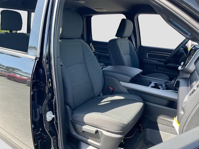 Photo of 2025 Diamond Black Crystal Pearlcoat RAM 2500