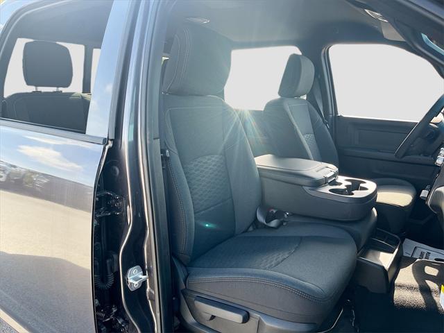 Photo of 2025 Granite Crystal Metallic Clearcoat RAM 2500