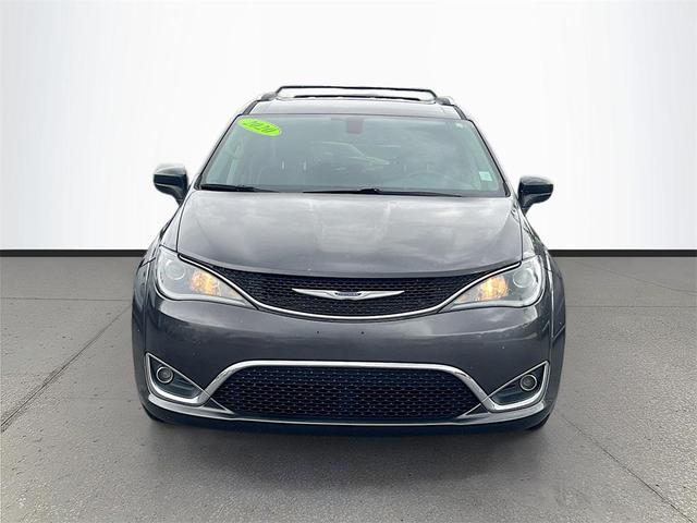 Photo of 2020 Granite Crystal Metallic Clearcoat Chrysler Pacifica