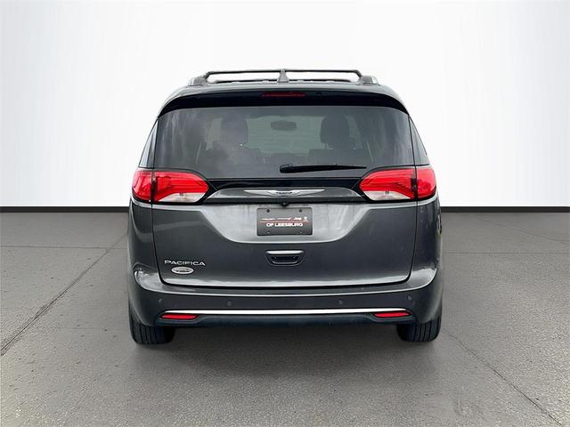 Photo of 2020 Granite Crystal Metallic Clearcoat Chrysler Pacifica