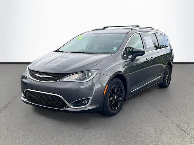 Photo of 2020 Granite Crystal Metallic Clearcoat Chrysler Pacifica