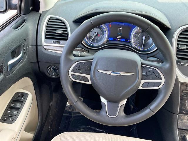 Photo of 2022 Granite Crystal Metallic Clearcoat Chrysler 300