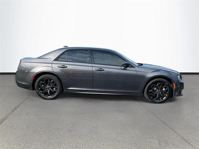 Photo of 2022 Granite Crystal Metallic Clearcoat Chrysler 300